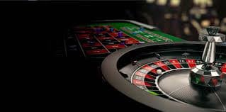 Người dùng Việt Nam chơi slot online trên điện thoại Android